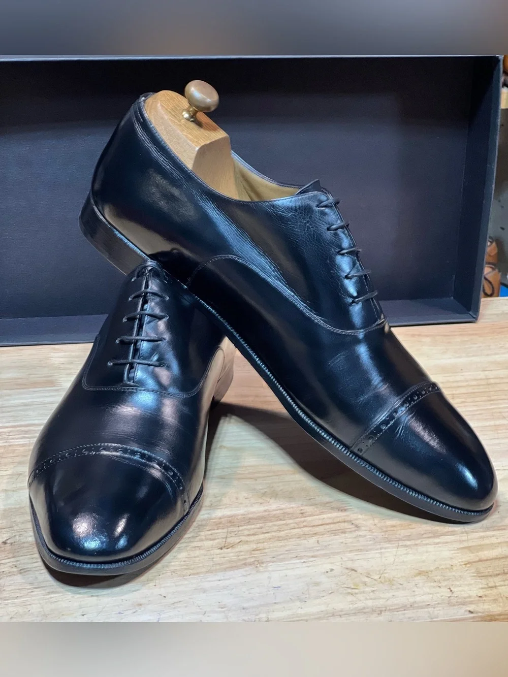Aubercy Paris Men's Black Leather Punch Cap Toe Oxfords UK11.5/US12.5M w/ Trees